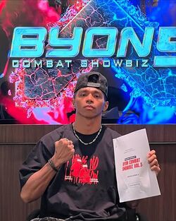 Kkajhe saat di Byon Combat Showbiz Vol. 5