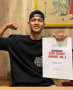 Kkungke saat sesi Byon Combat Showbiz Vol. 2