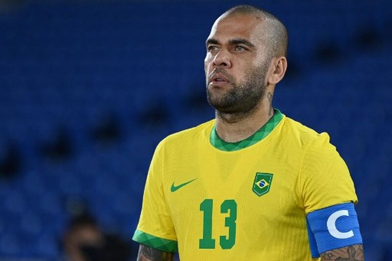 Berkas:Dani Alves Brazil.jpg
